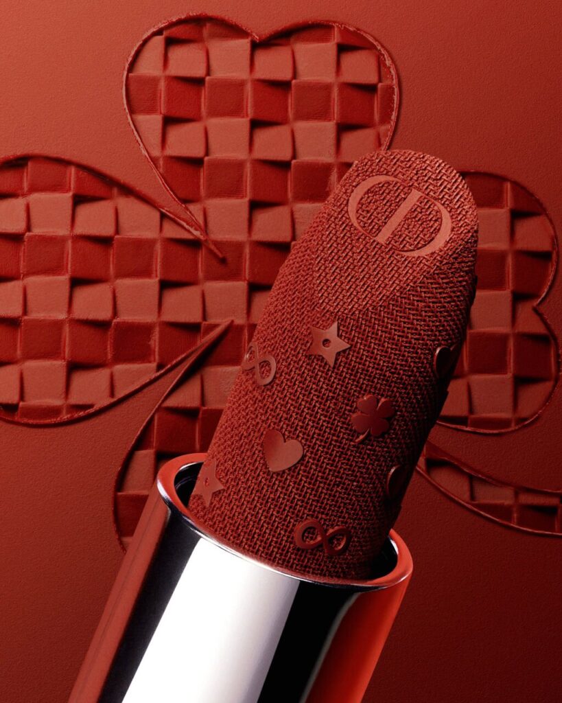 Rouge à lèvres Dior The Lucky Lipstick avec motif trèfle porte-bonheur