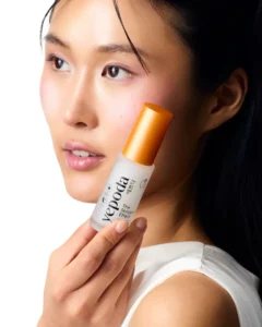 Résultat de l’essence The Skinject Effect Yepoda sur une peau lumineuse